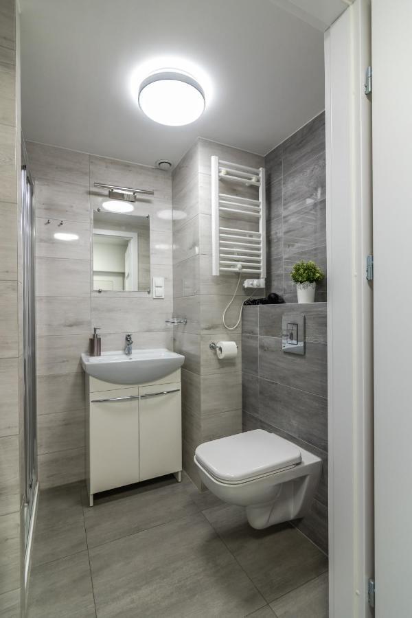 Studia Przy Lotnisku Od Wroclawapartament-Pl Exterior foto